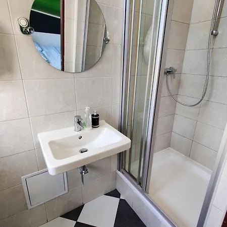 Comfy 2 Bedrooms Flat 4 Persons & Parking 프라하