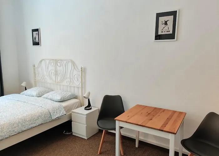 Comfy 2 Bedrooms Flat 4 Persons & Parking