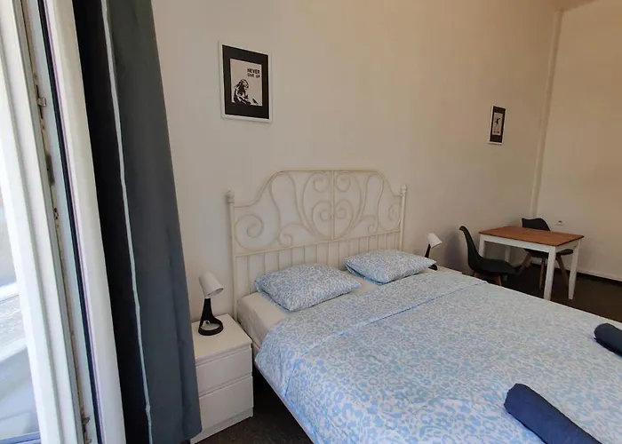 Comfy 2 Bedrooms Flat 4 Persons & Parking דירה