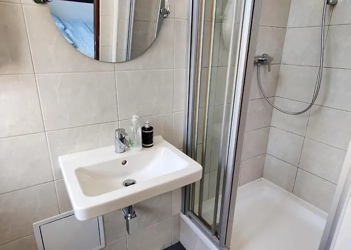 Comfy 2 Bedrooms Flat 4 Persons & Parking Praga