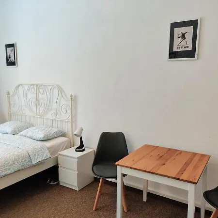 Comfy 2 Bedrooms Flat 4 Persons & Parking